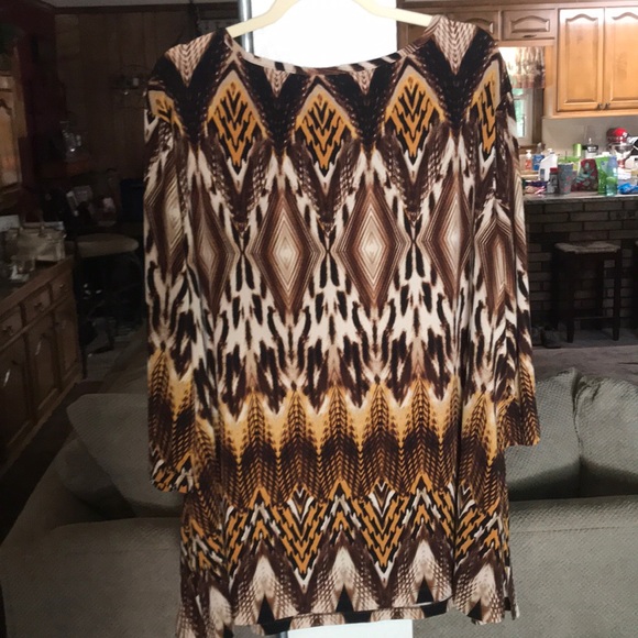 Brown Patterned Quarter Length Blouse - Picture 6 of 7